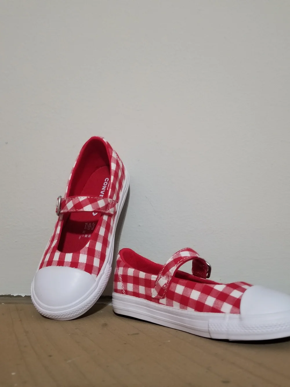 NEW! Converse Girls' Red Gingham Mary Jane Sneakers Sz 10 NWT